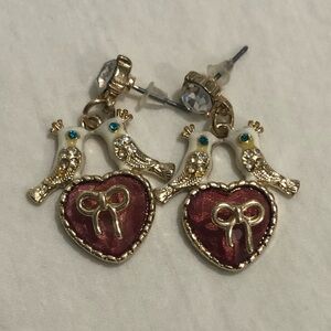 Vintage Betsey Johnson Birds on a Heart Set earrings